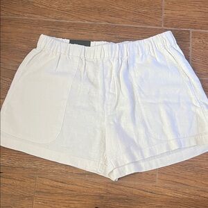 Banana Republic white linen Women's White Casual Shorts size small